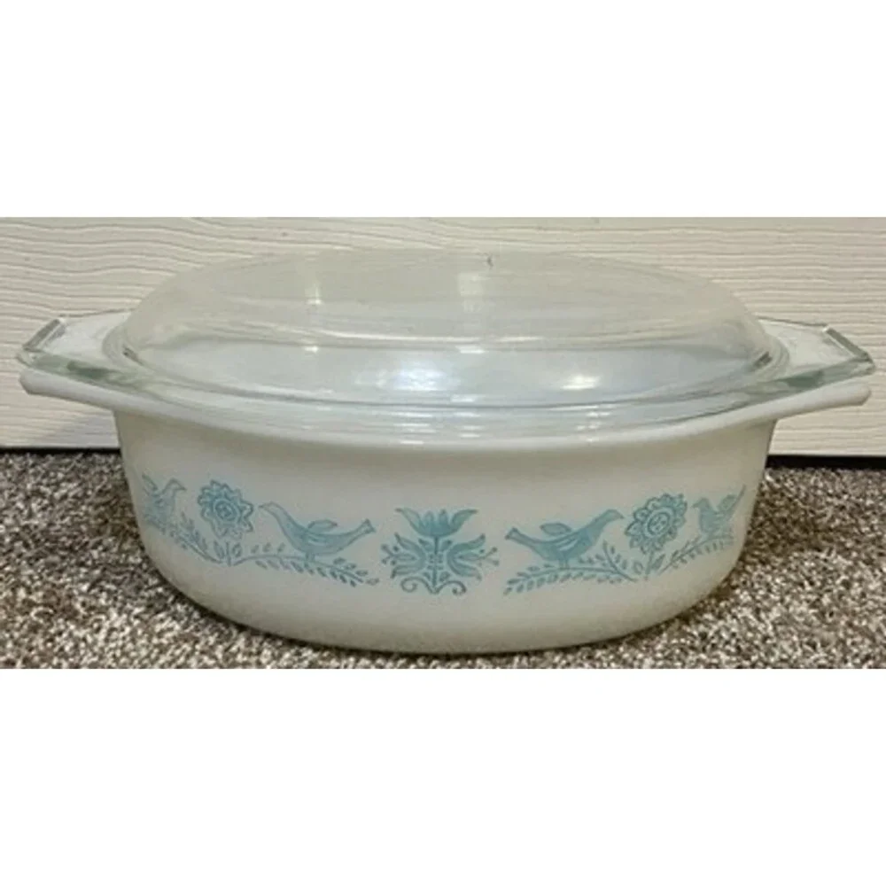 Vintage Pyrex Bluebird 1 1/2 Quart Oval Cinderella Casserole Dish w/ Lid